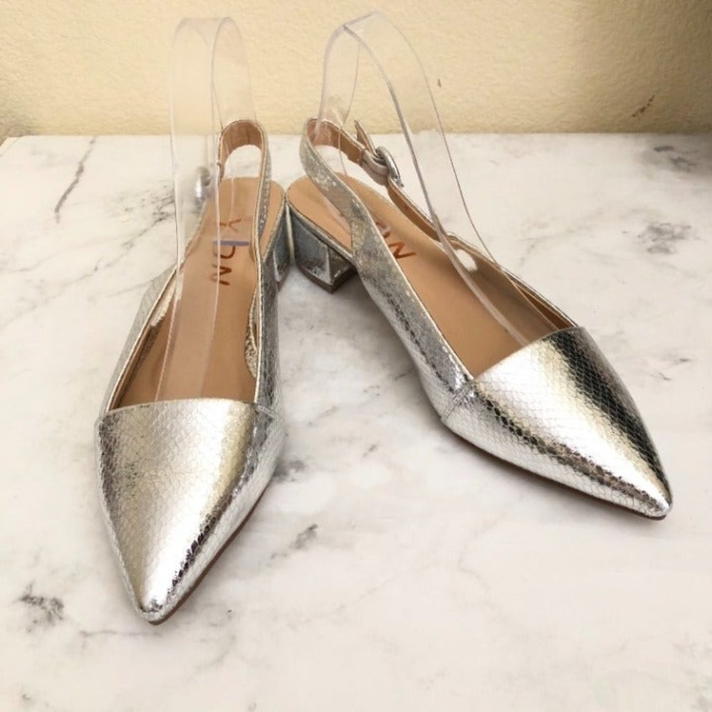 YDN Size 4 Shiny Silver Pointy Slingback